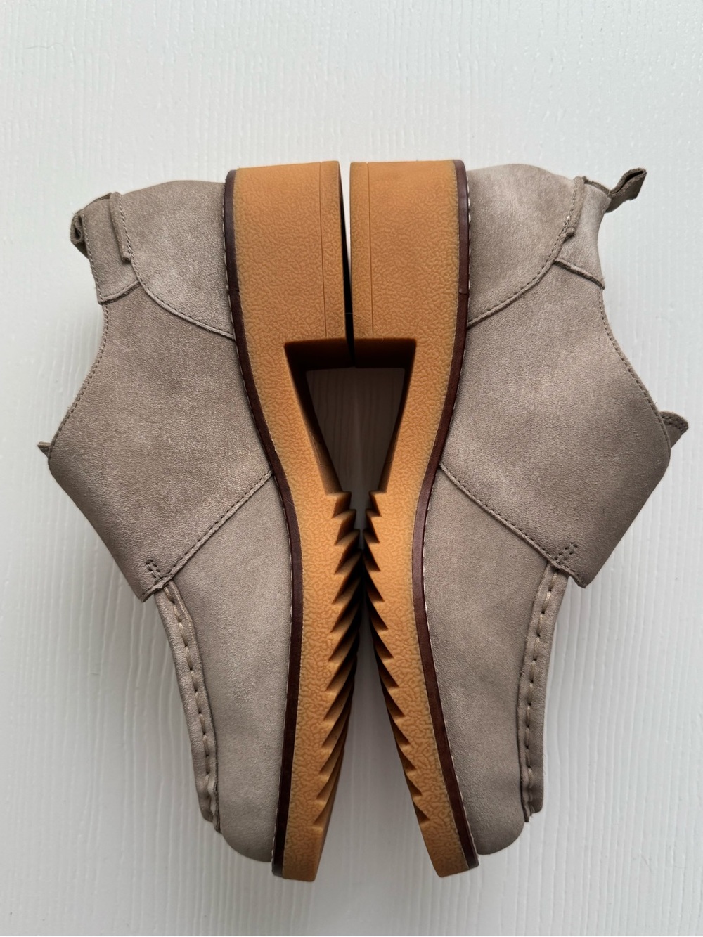 Clarks Eden Mid Monk Loafers in Beige | Size 9 - Picture 5 of 13